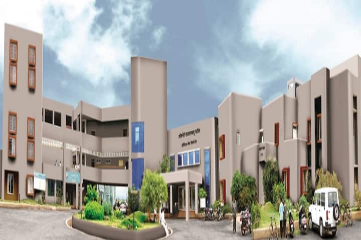 Loknete Rajarambapu Patil Ayurvedic Medical College campus in Sangli, Maharashtra, India — photo 2