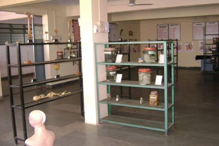 Late Kedari Redekar Ayurvedic Mahavidyalaya campus in Gadhinglaj, Maharashtra, India — photo 5