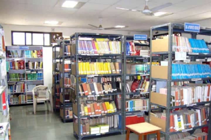 Bharatiya Sanskriti Darshan Trust's Ayurved Mahavidyalaya campus in Kesnand, Maharashtra, India — photo 2