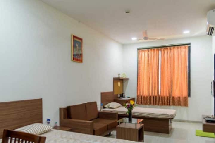 Bharatiya Sanskriti Darshan Trust's Ayurved Mahavidyalaya campus in Kesnand, Maharashtra, India — photo 3