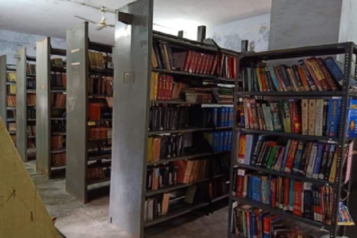 Bhausaheb Mulak Ayurved Mahavidhyalaya and Medical And Science Research Hospital campus in Nagpur, Maharashtra, India — photo 6