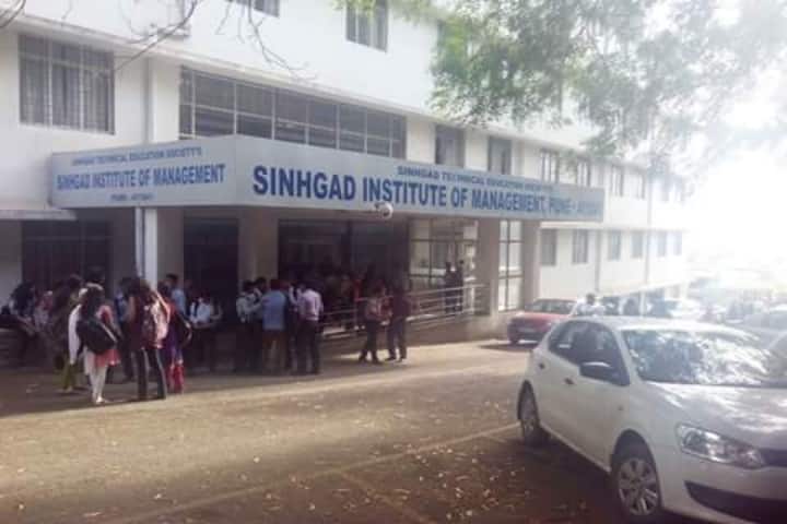 Sinhgad Institute Management, Pune (SIOM Pune) campus in Pune, Maharashtra, India — photo 1