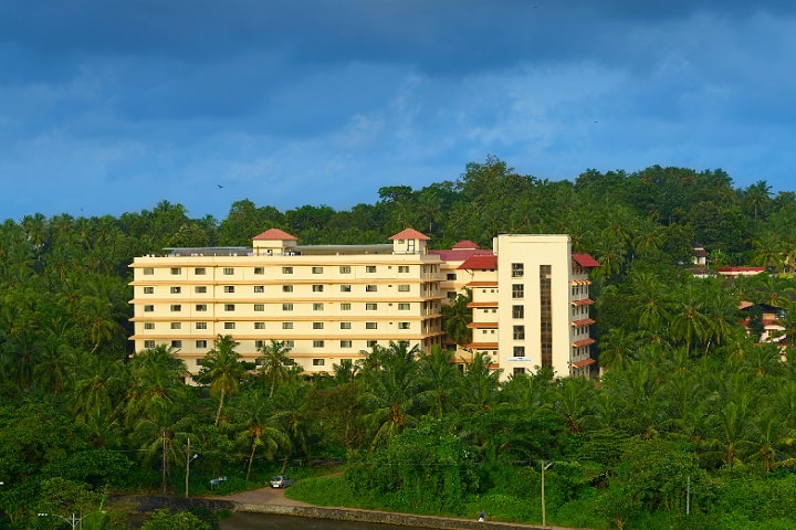 Baby Memorial College of Nursing campus in Kozhikode, Kerala, India — photo 2