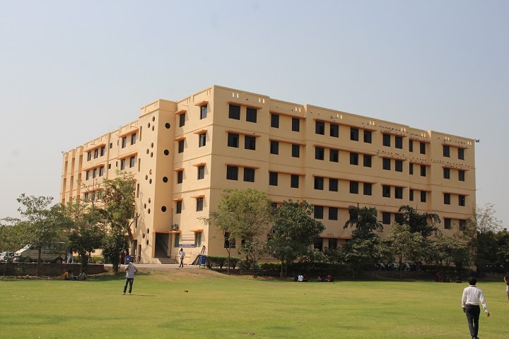 Swaminarayan University campus in Kalol, Gujarat, India — photo 2