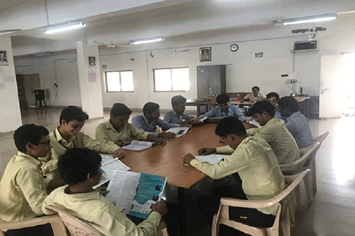 Jayvantrai Harrai Desai Polytechnic campus in Surat, Gujarat, India — photo 3