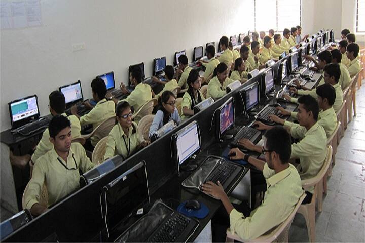 Jayvantrai Harrai Desai Polytechnic campus in Surat, Gujarat, India — photo 6
