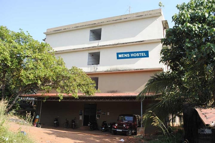 College of Nursing Kannur Medical College campus in Anjarakandy, Kerala, India — photo 3