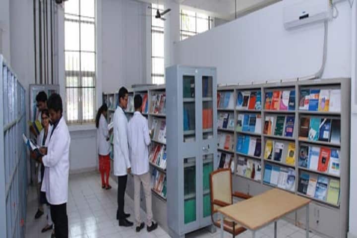 College of Nursing Kannur Medical College campus in Anjarakandy, Kerala, India — photo 5