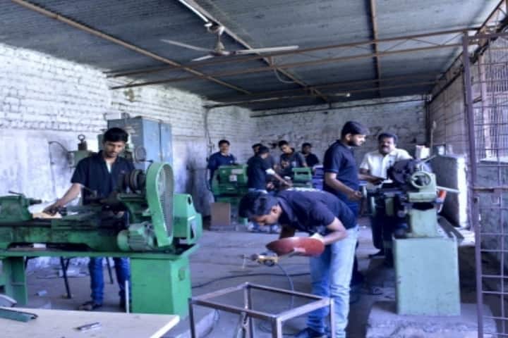 Jainuddin Zaweri Polytechnic campus in Chandrapur, Maharashtra, India — photo 3