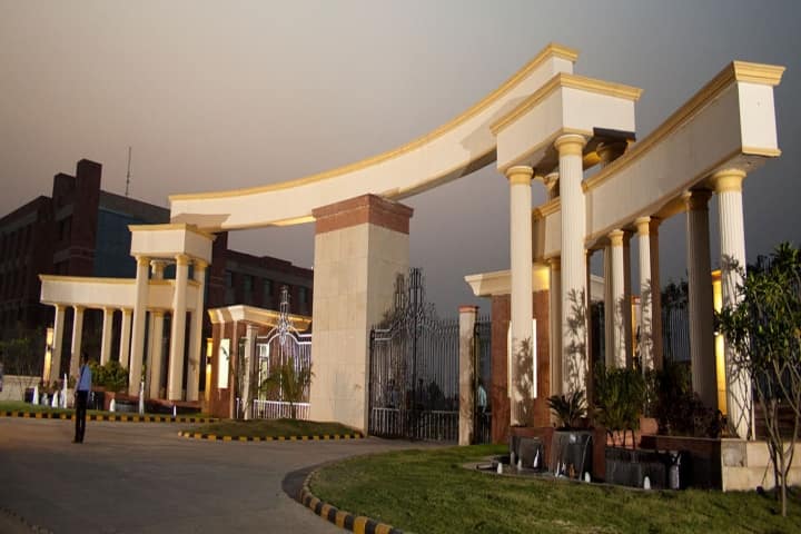 Rawal Institute of Engineering and Technology campus in Faridabad, Haryana, India — photo 1