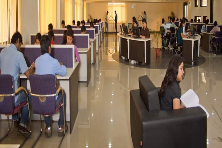 Rawal Institute of Engineering and Technology campus in Faridabad, Haryana, India — photo 4