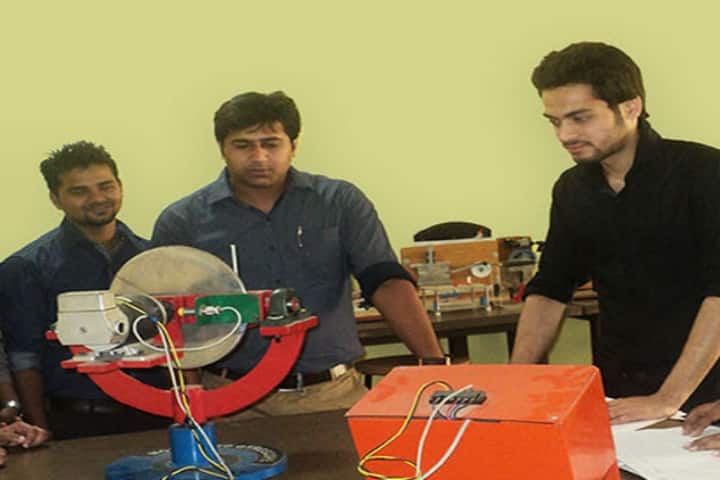 Rawal Institute of Engineering and Technology campus in Faridabad, Haryana, India — photo 6