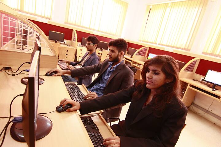 Sindhi Institute of Management campus in Bangalore, Karnataka, India — photo 4
