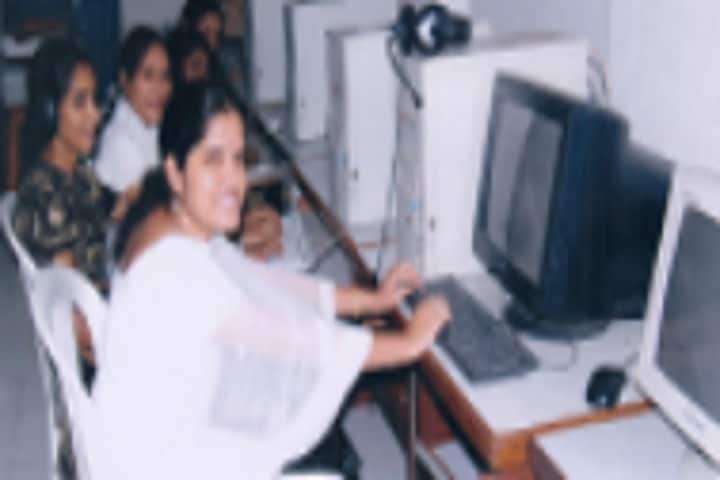 SKR Degree and PG College for Women campus in Rajahmundry, Andhra Pradesh, India — photo 4