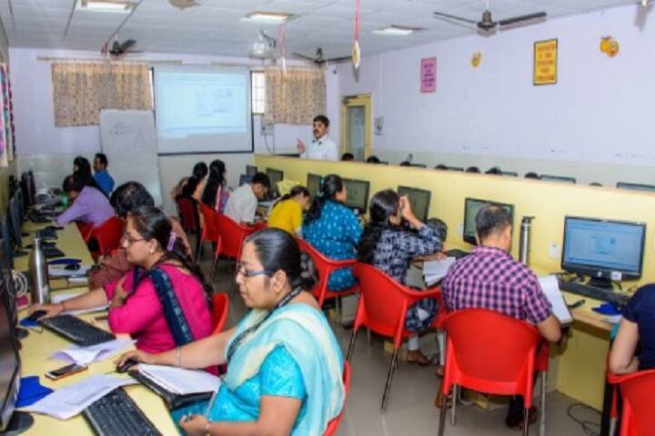Shri Gosar Hansraj Gosrani Commerce English Medium and Shri DD Nagda BBA College campus in Jamnagar, Gujarat, India — photo 6