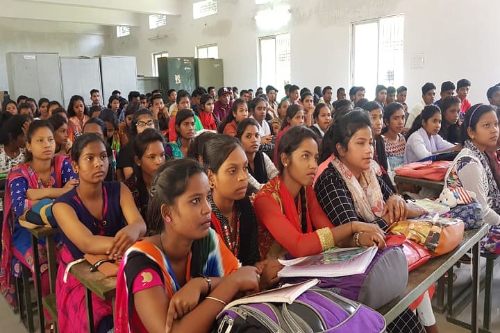 Rajeev Gandhi Government Post Graduate College campus in Ambikapur, Chhattisgarh, India — photo 2