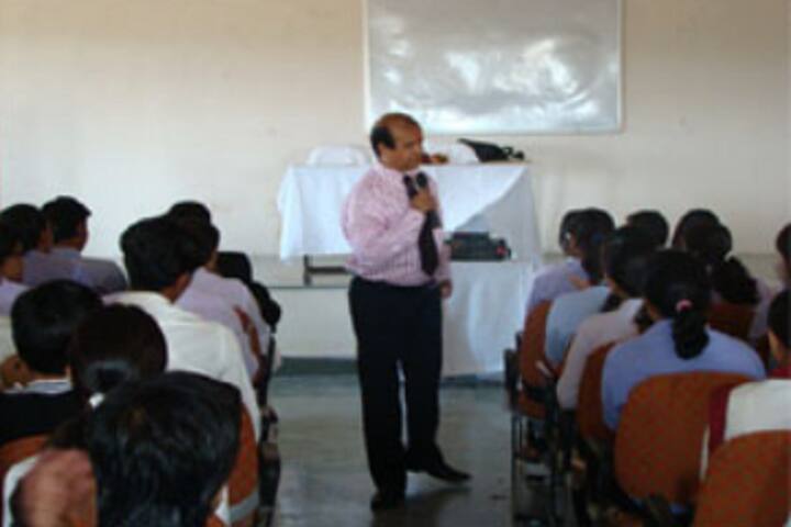 Shrinathji Institute of Biotechnology and Management campus in Nathdwara, Rajasthan, India — photo 5