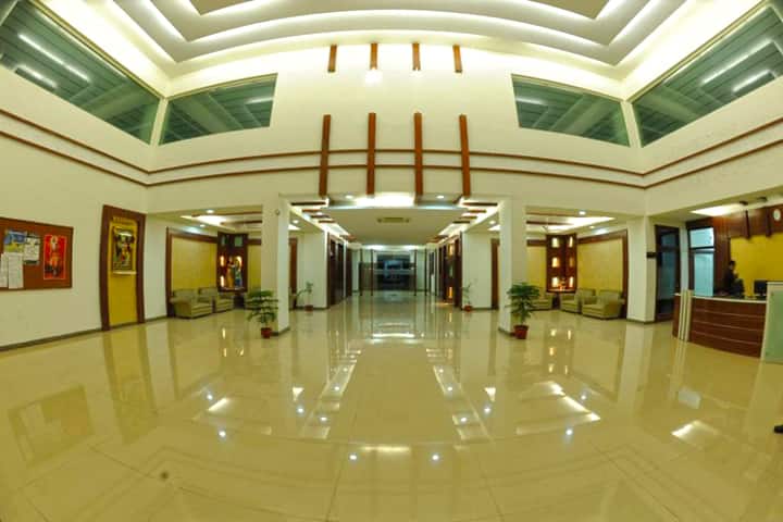 Shri Siddhi Vinayak Institute of Management campus in Bareilly, Uttar Pradesh, India — photo 1