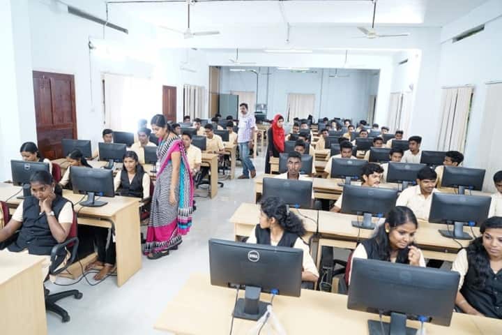 Indira Gandhi Polytechnic College campus in Ernakulam, Kerala, India — photo 2