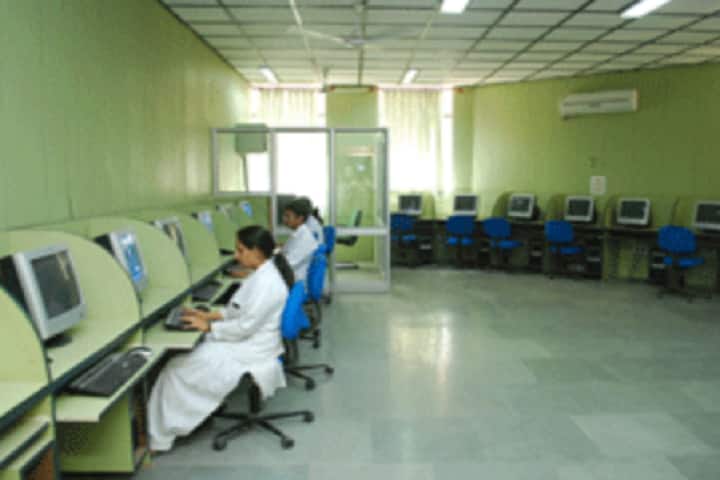 Jan Nayak Ch Devi Lal Dental College campus in Sirsa, Haryana, India — photo 4