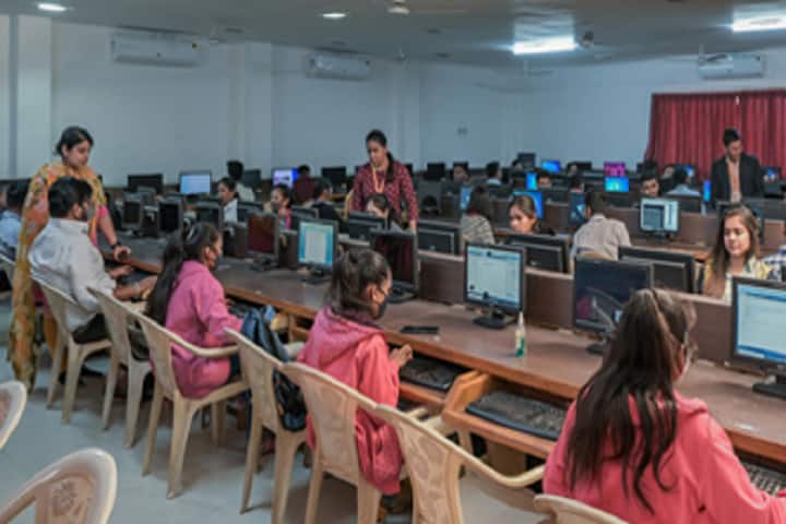 Sardar Patel College of Administration and Management campus in Anand, Gujarat, India — photo 6