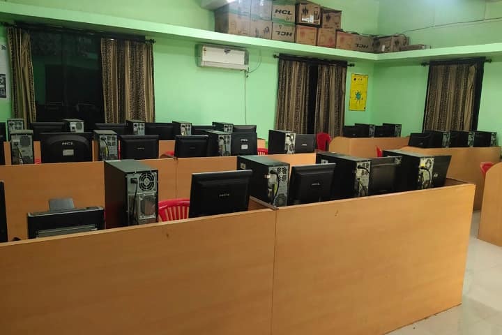 Pachora Taluka Co Operative Education Society's Shri Sheth Murlidharji Mansingka Arts Science and Commerce College campus in Pachora, Maharashtra, India — photo 4
