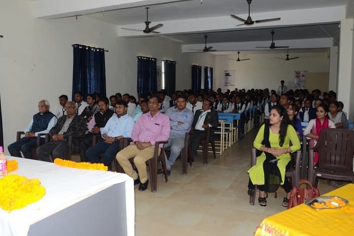 Saraswati Higher Education and Technical School of Business campus in Varanasi, Uttar Pradesh, India — photo 6