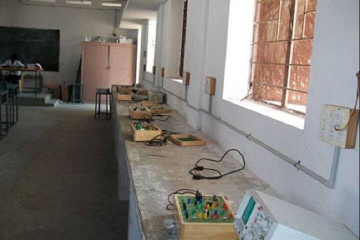 Gudiyattam Polytechnic College campus in Vellore, Tamil Nadu, India — photo 3