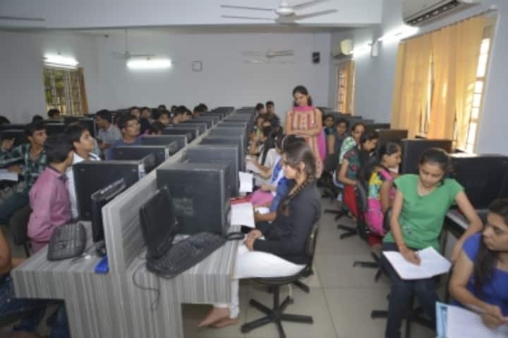 Sanskar Institute of Management and Information Technology campus in Bhuj, Gujarat, India — photo 3