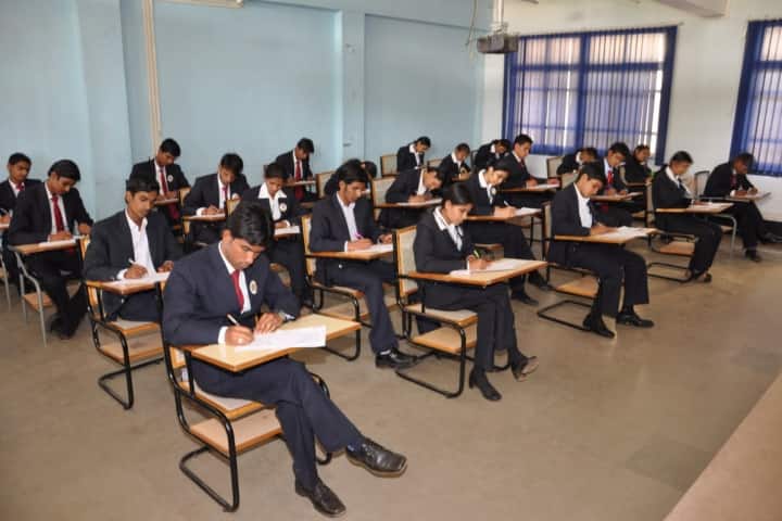 Sanmati Shikshan Sahakari Samiti's College of Business Administration campus in Nehru Nagar, Karnataka, India — photo 3