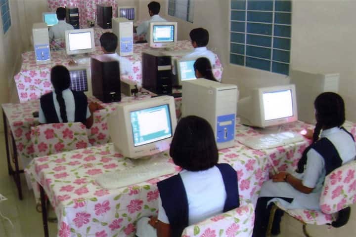 Rajeev Gandhi Girls College campus in Todaraisingh, Rajasthan, India — photo 3