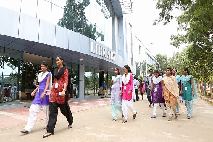 Vel's School of Hotel and Catering Management campus in Chennai, Tamil Nadu, India — photo 5