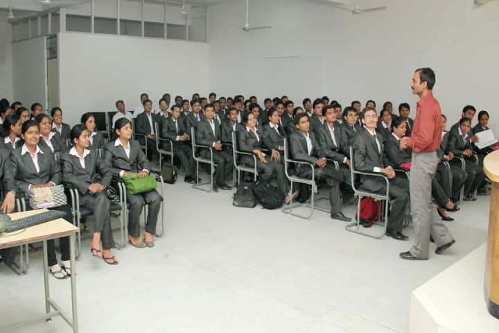 SAL Institute of Management campus in Ahmedabad, Gujarat, India — photo 2