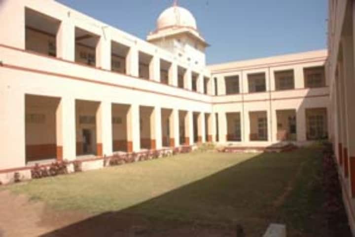 J and J College of Science campus in Nadiad, Gujarat, India — photo 1