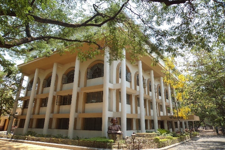 Shardabai Pawar Mahila Arts campus in Malegaon, Maharashtra, India — photo 1