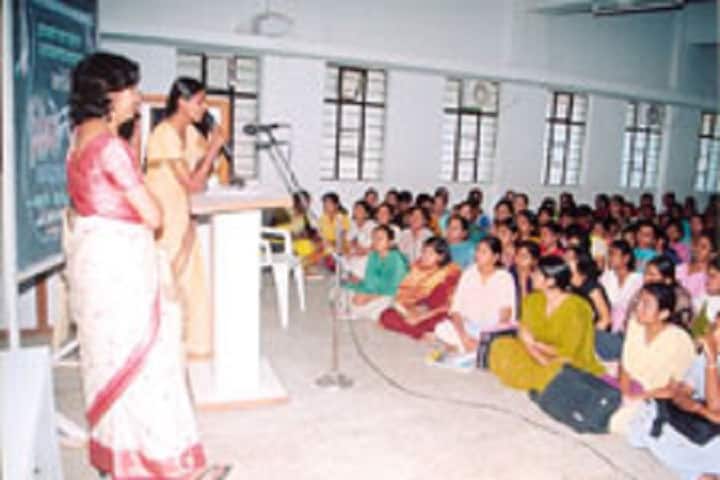 Shardabai Pawar Mahila Arts campus in Malegaon, Maharashtra, India — photo 3
