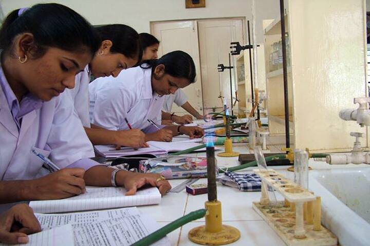 Shardabai Pawar Mahila Arts campus in Malegaon, Maharashtra, India — photo 4