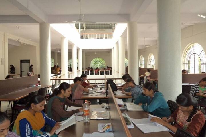 Shardabai Pawar Mahila Arts campus in Malegaon, Maharashtra, India — photo 5