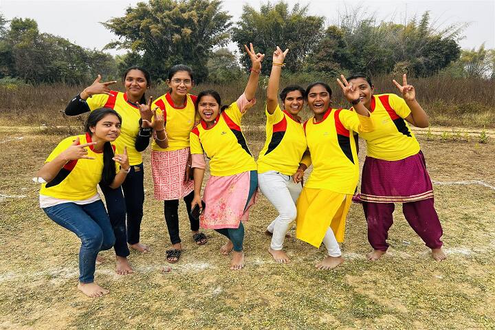 Government Narayan Rao Meghawale Girls College campus in Dhamtari, Chhattisgarh, India — photo 4