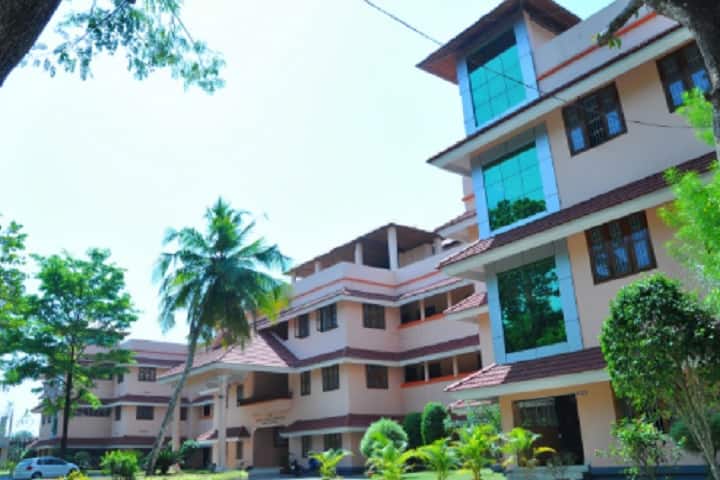 Mannam Ayurveda Co-Operative Medical College campus in Pandalam, Kerala, India — photo 2