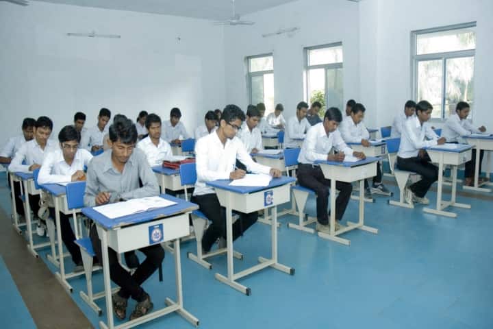 Royal Institute of Management and Advanced Studies campus in Ratlam, Madhya Pradesh, India — photo 2