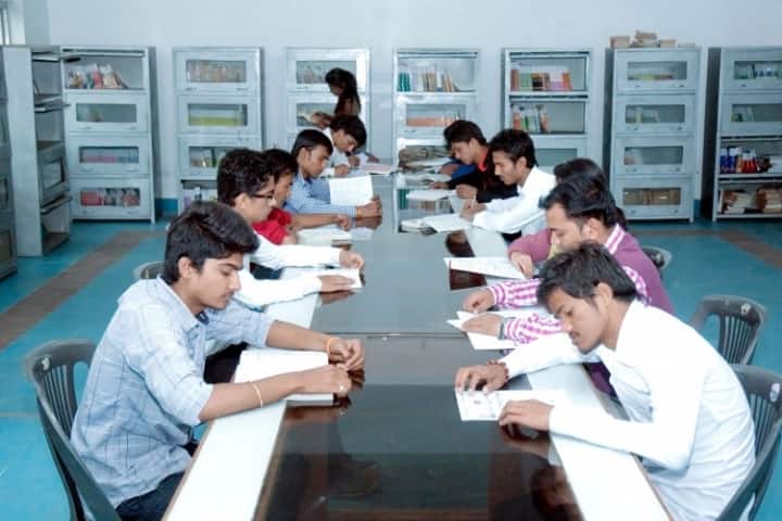 Royal Institute of Management and Advanced Studies campus in Ratlam, Madhya Pradesh, India — photo 4