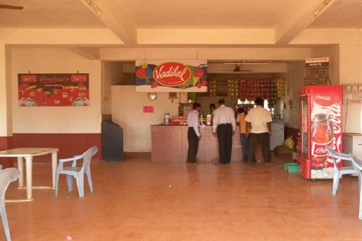Shri Sha Kru Pantwalawalkar Adhyapak Mahavidyalay campus in Sindhudurg, Maharashtra, India — photo 2