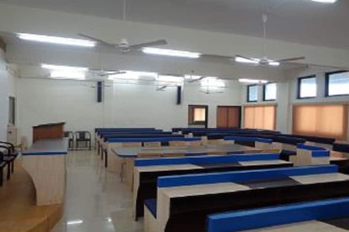 Shri Sha Kru Pantwalawalkar Adhyapak Mahavidyalay campus in Sindhudurg, Maharashtra, India — photo 3