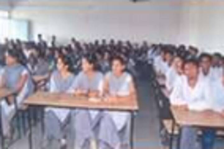 Late Rajendrasingh Alias Baba Vyas Arts and Commerce College campus in Nagpur, Maharashtra, India — photo 4