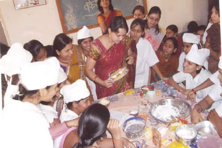 Shreemati Ratnaprabhadevi Mohite Patil College of Home Science for Women campus in Solapur, Maharashtra, India — photo 2