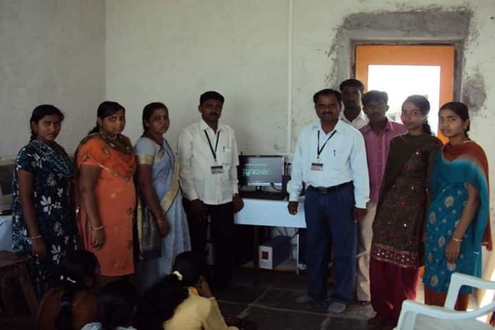 Vitthalrao Shinde Arts College campus in Solapur, Maharashtra, India — photo 3