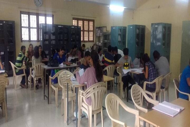 Sir Dr M S Gosavi College of Commerce campus in Nashik, Maharashtra, India — photo 6