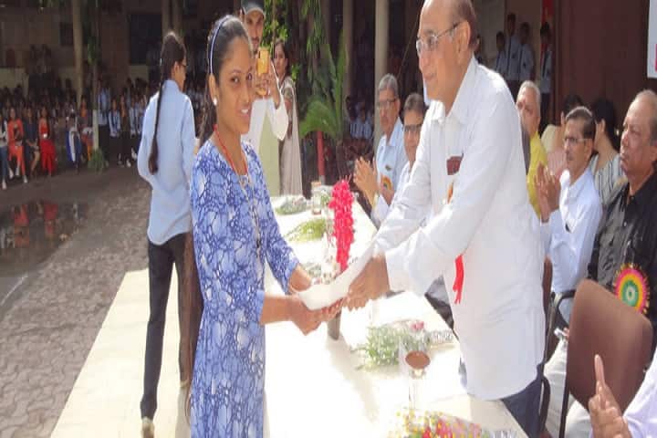 Smt Ushaben Chandrakant Thakar Women's College campus in Nagpur, Maharashtra, India — photo 2