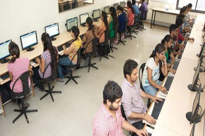 Administrative Service Degree College campus in Nagpur, Maharashtra, India — photo 3